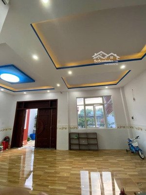 go dĩ an nhà dòng tiền 30tr/tháng, ô tô vào nhà, 8 phòng