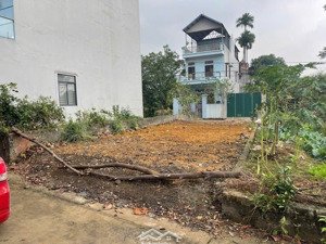 cần bán gấp 98.8m ful thổ cư 2mặt tiền thuộc tái định cư hoàng văn thụ chương mỹ hà nội