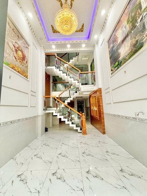 nhà cho thuê, 5 tầng 5 phòng ngủ, đường gò xoài. lh cao nguyễn.