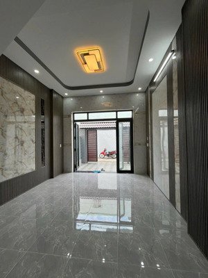 nhà 1 trệt 1 lầu 3p ngủ 2p vệ sinh 100m2/950rr gần chợ thành nam đã có sổ hồng riêng