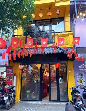 thuê thẳng nhận luôn tại khu phố nhà thờ mặt tiền hơn 4m