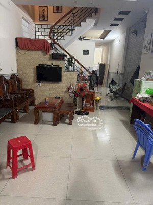 bán nhà trệt, lầu 100m2 (5x20) shr chỉ 950 triệu gần tiểu học phú tân, thủ dầu một, bình dương