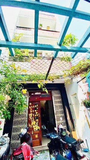 - mặt tiền hẻm 88 nguyễn văn quỳ kinh doanh đỉnh 4 tầng full nội thất nhỉnh 8 tỷ