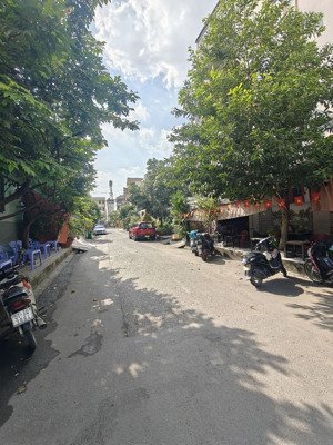 nhà biệt thự sân vườn 3 tầng dt: 322m2 hẻm xe hơi - p. phú thuận, q7, tphcm - giá chỉ hơn 15 tỷ