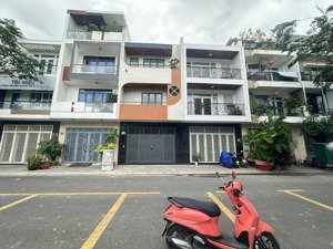 nhà đẹp tại kđt vcn - đã có sổ hồng