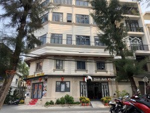 cần bán toà căn hộ dịch vụ dòng tiền cao mặt tiền đường số 54 q7.dt:12x15m2 giá 57 ty