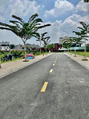 nguồn tốt đầu tư đất khu dân cư đại quang phường tân bình dĩ an 107m2 giá chỉ với 1tỷ2, shr