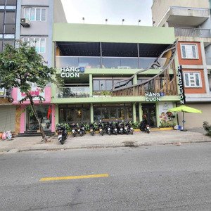 chủ nhà gửi bán nhà mặt hồ phạm huy thông:55m2,5 tầng,mt:10m.giá:38tỷ.lh:0888999766