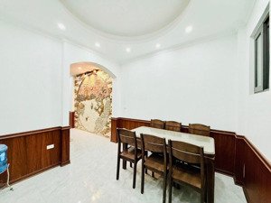 bán căn nhà siêu hiếm phố trần thái tông - ngõ ô tô tránh - kinh doanh - 40m2 - nhỉnh 15 tỷ .