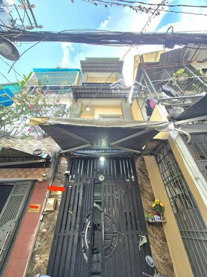 bán nhà hxh ni sư huỳnh liên,p.10,q.tân bình,dt: 3,2 x 13 nhà xây 3 lầu 5 tỷ 5.