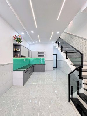 ban nhà kế bên eon tân phú hẻm xe hơi xây 2 tầng 4x17. giá 5,8 tỷ