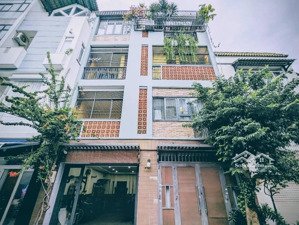 nhà phố 4 tầng quận 8 _đường 8m _nội thất cao cấp _ sát quận 1