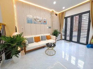 nhà mới đón khách-tặng full nội thất chỉ cần xách vali vào ở.