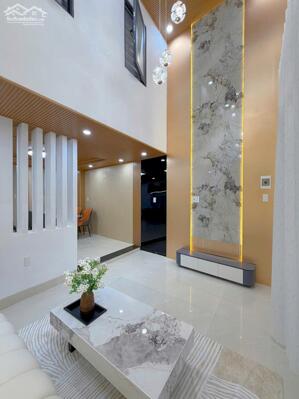 NHÀ MỚI ĐẸP _ HOÀNG VĂN THỤ Q. HẢI CHÂU TRUNG TÂM , 2.5 TẦNG _ GIÁ 4.15 TỶ