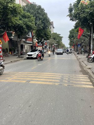 cc cần bán đất ấp tó đản dị đông anh,ô tô ngủ trong đất,ngõ thông,15m ra mặt phố đản dị kinh doanh