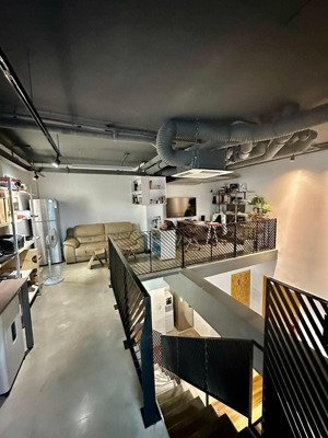 đi nước ngoài, cần bán chcc duplex 1 trệt 1 lầu 170m2 giá 9,99 tỷ ban công rộng