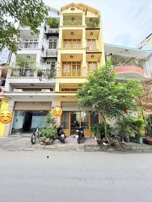 nhà 2 mặt tiền đường hoa sữa,phú nhuận 4 tầng 5,3x13m giá chỉ 22,5 tỷ còn thương lượng.