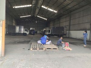 chính chủ cho thuê nhà xưởng trung mỹ tây q12. dt: 1000m xe container gần an sương