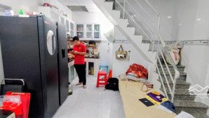 chỉ 50m ra mặt tiền lạc long quân nhà 2 tầng 2pn giá 3.2 tỷ