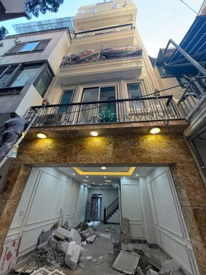 bán nhà phố dương quảng hàm 47/50m mặt tiền 4.7m,ngõ rộng ô tô vào nhà, nhà 2 mặt ngõ , thang máy