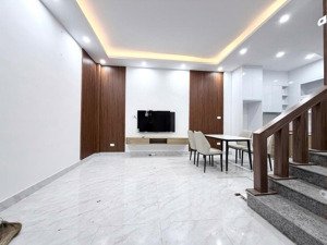 bán gấp nhà văn chương - đống đa dt 38m2 , mt 7m , giá nhỉnh 9 , 