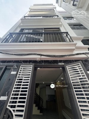 nhà 5 tầng 35m2, ô tô đỗ ngõ, gần ủy ban đông la, vành đai 4, lê quang đạo, giá 3.7tỷ, lh0889633335