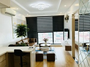 duy nhất căn 2 ngủ, full nt đẹp, tầng trung giá chỉ 5,8 tỷ. lh: 0343,202.831