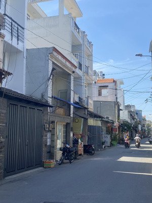 giáp aeon - tân phú, nhà 3 tầng, dt 10*22.6m, sổ vuông, đủ lộ giới, công nhận đủ, giá 1x tỷ