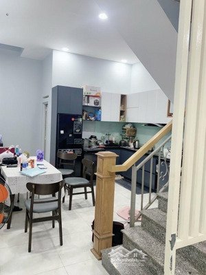 b.á.n nhà 3 tầng- hxh nguyễn thị định- 52m2 - g.i.á: nhỉnh 7 tỷ.