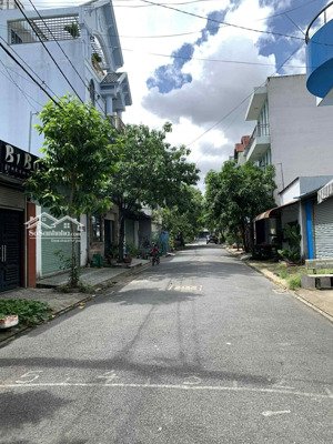 bán nhà lê văn khương hẻm nhựa 8m, 4 tầng btct, dt: 4.5x18, full nội thất xịn, sân xe hơi, chỉ 7.xt