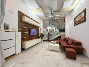 tôi chính chủ cần bán nhà 4 tầng kiệt 408 trưng nữ vương, bình thuận, hải châu