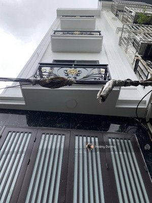 chỉ hơn 3 tỷ- nhà 4 tầng- oto đỗ. 100m ra trục liên huyện. cách chợ 5p. 10p ra đh td-tt. 30p tt