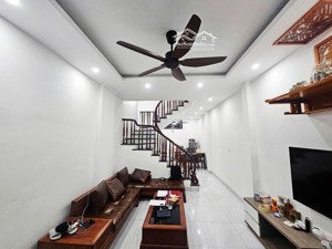 ô tô đỗ cửa! phú mỹ, 40m2, 5 tầng, nhà dân xây chắc chắn, sổ đẹp nở hậu, gần phố, 8.5 tỷ