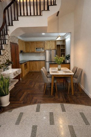 sự thật về căn nhà "nhiều số" nhưng ô tô 7 chỗ lại đỗ cửa tại tựu liệt?