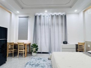 phòng cho thuê ban công lê văn duyệt bình thạnh gần chợ bà chiểu & cầu bông giáp quận 1 