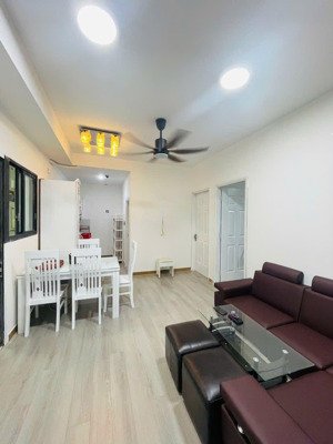 Chính Chủ Bán Cc 58m2, 2pn, 1wc Tại Lạc Long Quân, Q.tân Bình, Giá Tốt