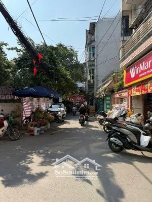 bán nhà cầu giấy tt quận dt 138/150m x 3t x mt 11m giá 33,5 tỷ có thương lượng