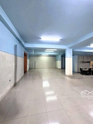 mặt tiền dạ nam - dương bá trạc sát quận 1 - 5 tầng thang máy sịn sò - 5x20m, dòng tiền 70tr/tháng