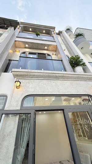 có pn trệt ! 64m2- 4 tầng/5pn quang trung-ô tô tận cửa! nhỉnh 8 t.ỷ tl!