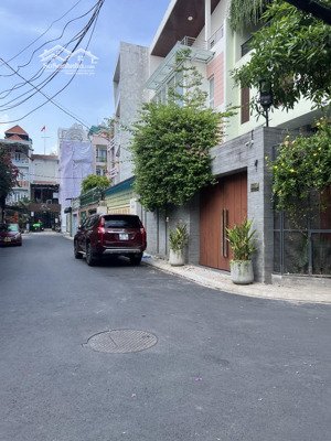 hẻm vip 343 nguyễn trọng tuyển 6m x 17m nở hậu nhà cấp 4 tiện xây mới sát mặt tiền nhỉnh 100tr/m2