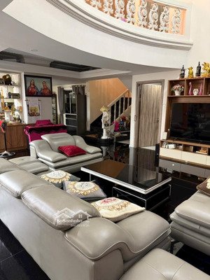 bán căn penhouse homyland 1 ngay mặt tiền nguyễn duy trinh,415m giá 18 tỷ lh 