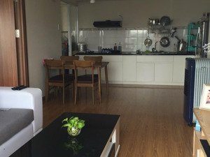 cần bán căn góc 68m2 có sổ hồng căn ban công 2 phòng 2 wc ngủ thoáng mát view đẹp đã có sổ hồng