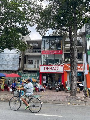 bán nhà mặt tiền đường nguyễn chí thanh gần 3/2 q.11. dt: 4.5x20m, giá 16.8 tỷ