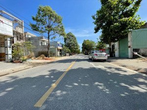 bán đất vị trí kinh doanh, đất 5x30 full thổ cư, dân nhập cư nhiều, gần nhiều khu cn lớn, giá ngộp