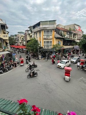 cho thuê nhà mặt phố hàng điếu,vị trí đẹp,riêng biệt,diện tích:80m2, mặt tiền:3,5m,rất đẹp !!