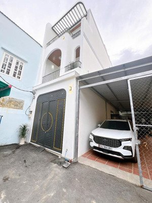 nhà 3 tầng full nội thất đường thạnh lộc 27 phường thạnh lộc q12, dt 62m2 (4x16) đường 5m, giá :6,3