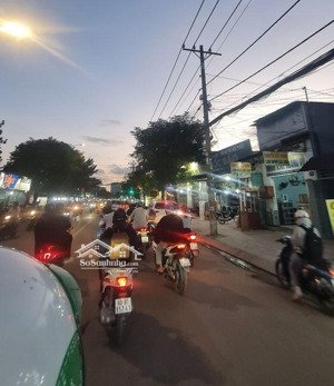 giảm quá tốt -nhanh mới kịp bán nhà mặt tiền trương thị hoa, gần chợ, 13tỷ888, 5x30m nhà 3 tầng