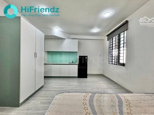 studio cửa sổ full nội thất ngay gigamall