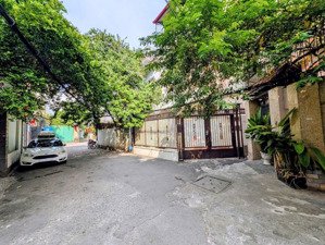 khu vip trung tâm của trung tâm p. phú nhuận. 1 trệt 2 lầu. 3pn 3wc full nội thất chỉ dọn vào ở