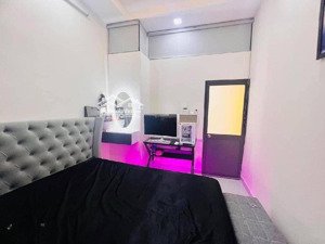 nhà mới ở ngay cách mt 100m - 2 tầng kiên cố - vuông a4 - tặng toàn bộ nội thất - nhỉnh 1 tỷ